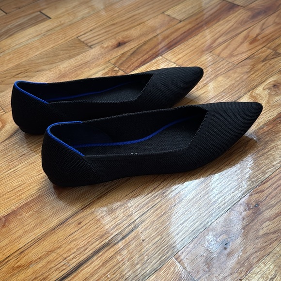 Rothy’s The Point in Black Solid - Picture 3 of 7